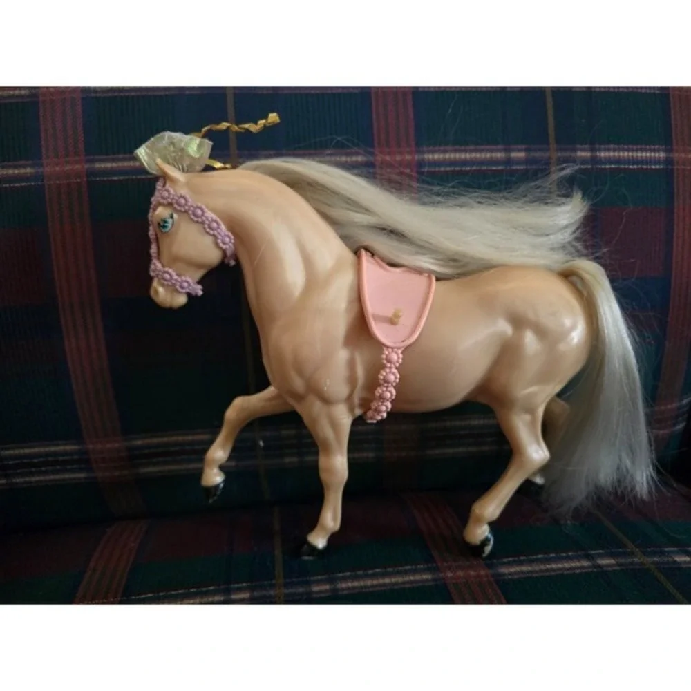 Princess And The Pauper Royal Kingdom Carriage‎ Horse barbie replacement